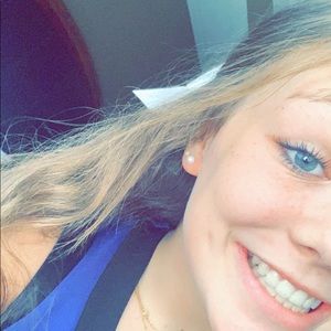 Meet your Posher, Lauren